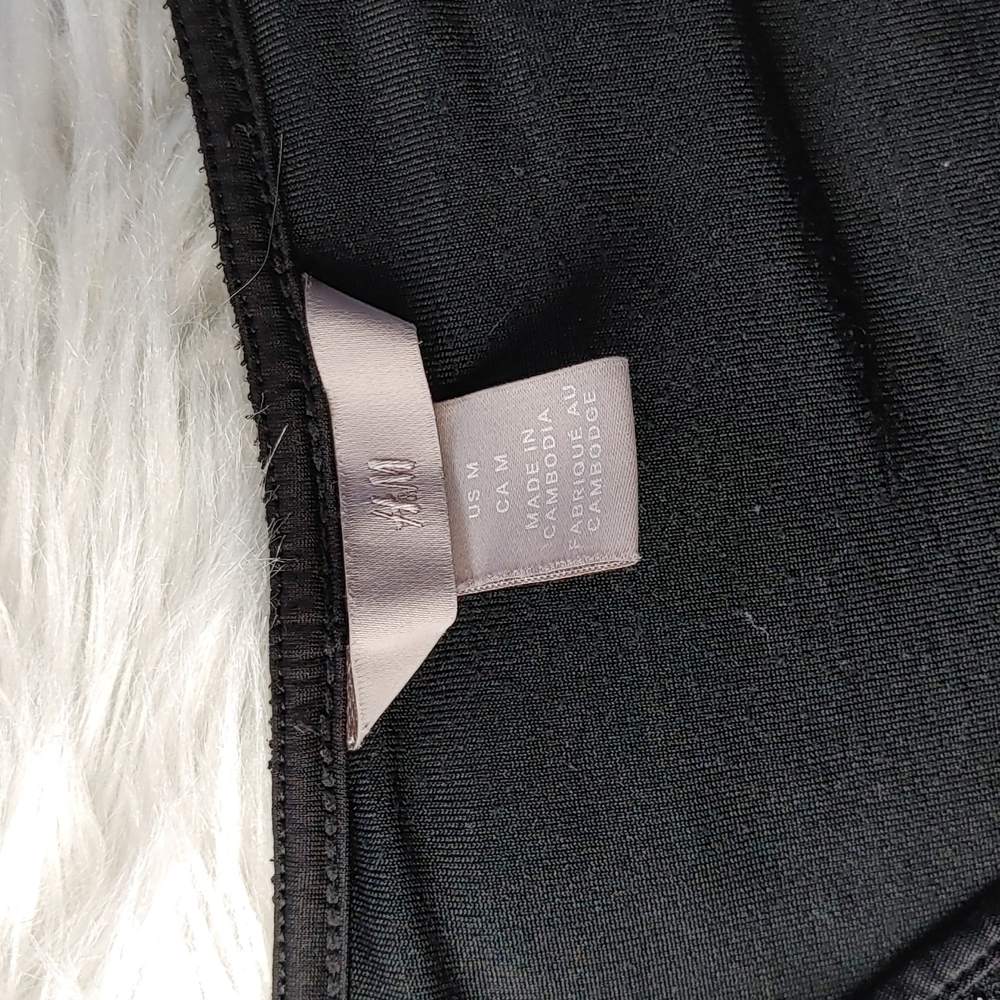 H&M Puff Sleeve Metallic Black Top - Picture 4 of 5